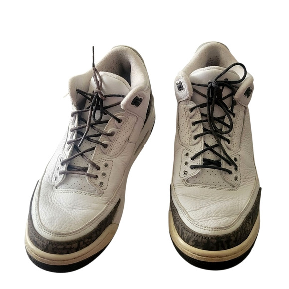 Athletic_Shoes